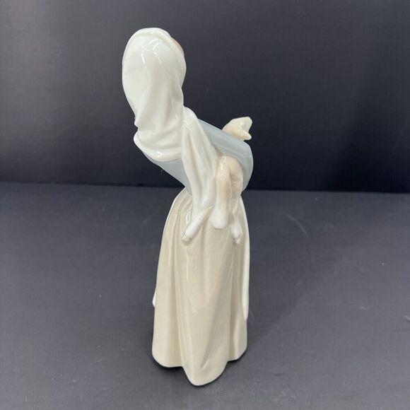 Lladro Girl with Lamb 4505 Porcelain Figurine 1970 Retired 10.5 in - Picture 3 of 9